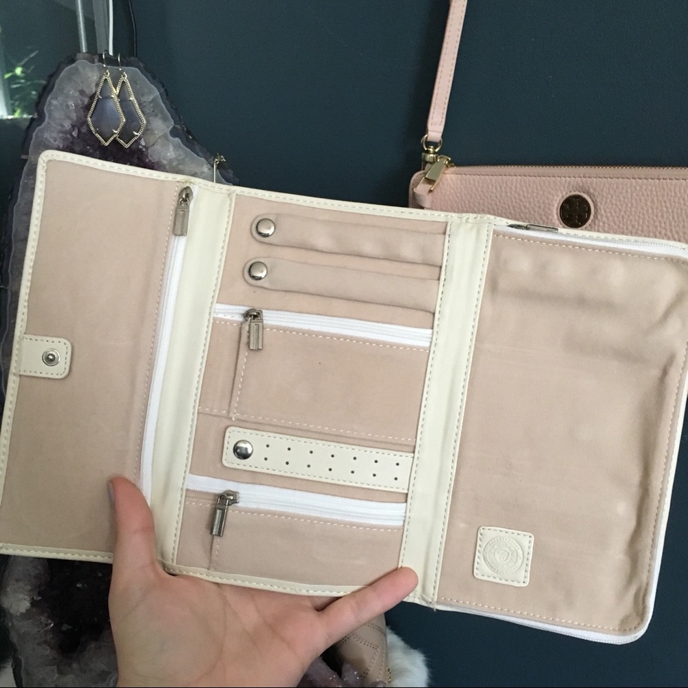 Case Elegance Saffiano Leather Travel Jewelry Case